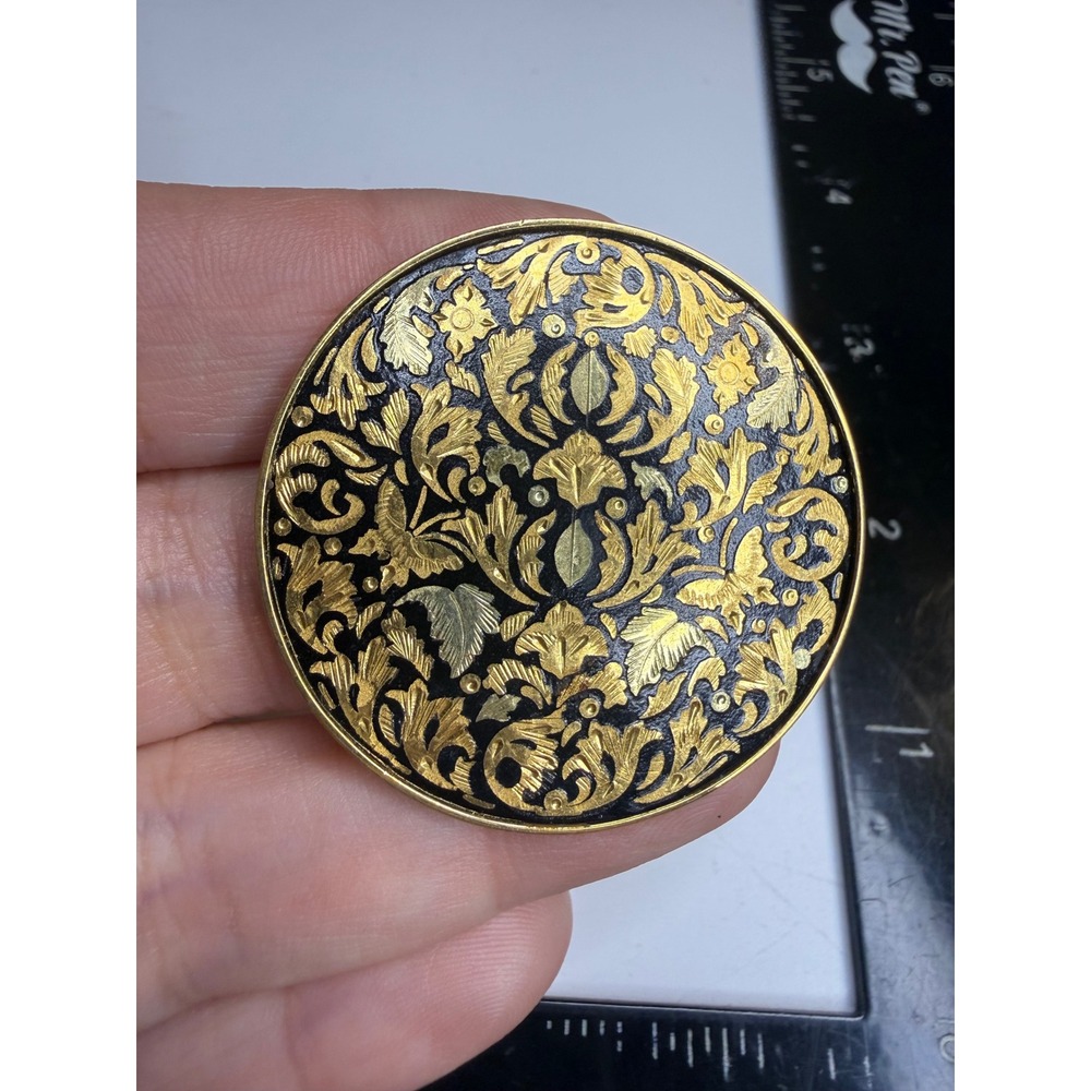 Round Gold Tone Damascene Floral Brooch Pendant Pin Black Gold Ornate 1.5"